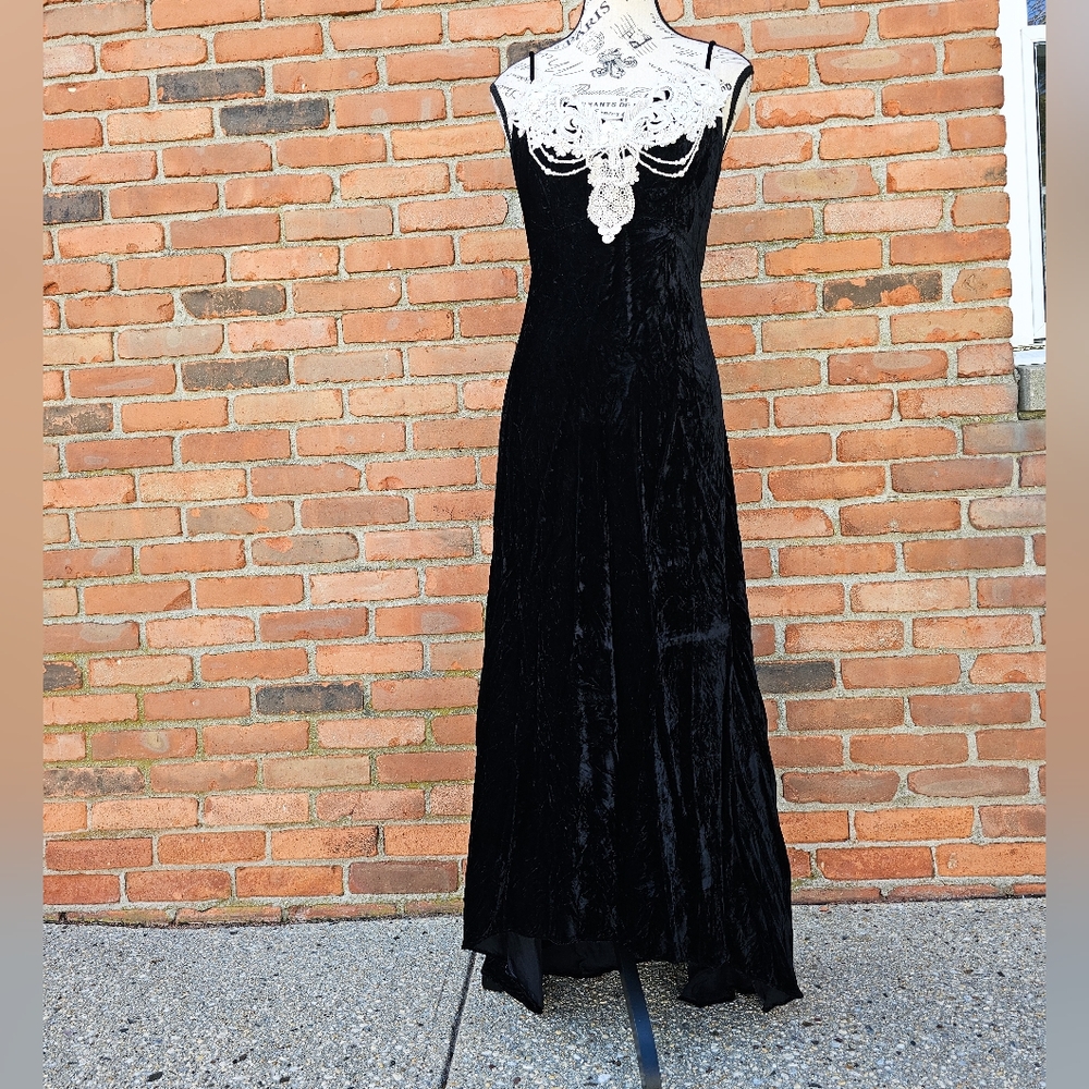 VTG  Loralie Original Black Velour Hi-Low Gown – Rhinestone & Lace Bust | S FIT